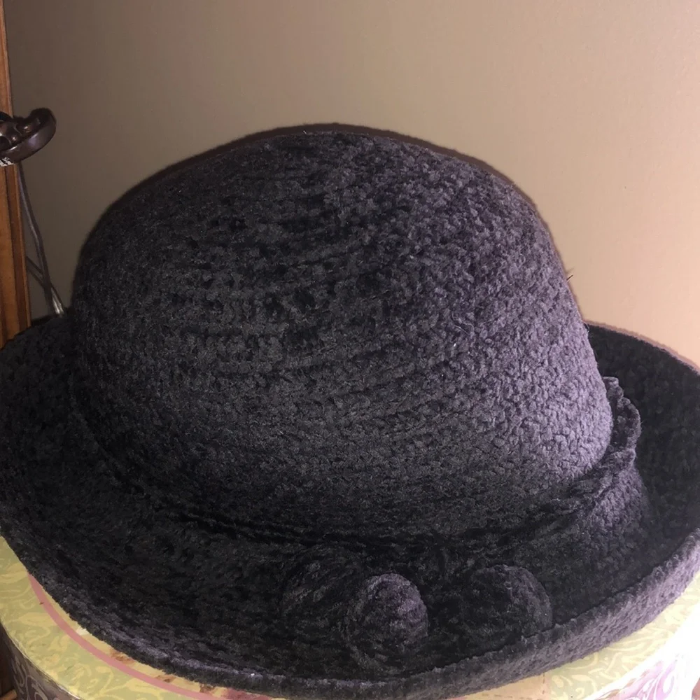 Betmar NY Classic Chic Warm Weather Brown Soft Knit All Occasion Braided Hat